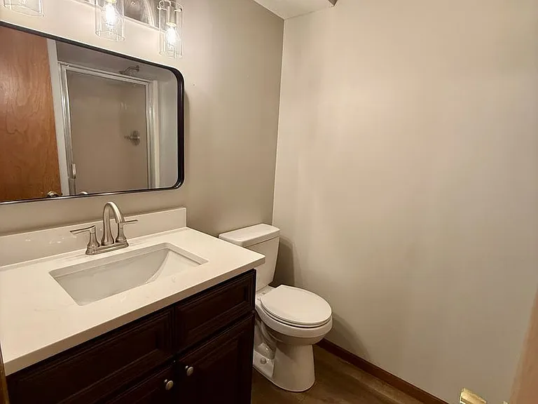 714-716 Republic Dr — Photo 15
