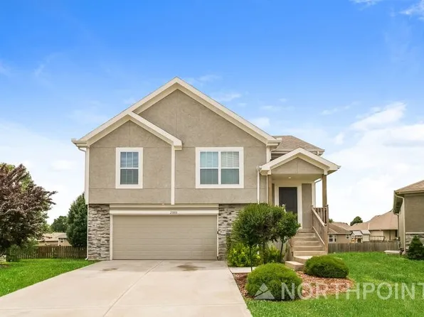 21808 Massa Cir, Peculiar, MO 64078