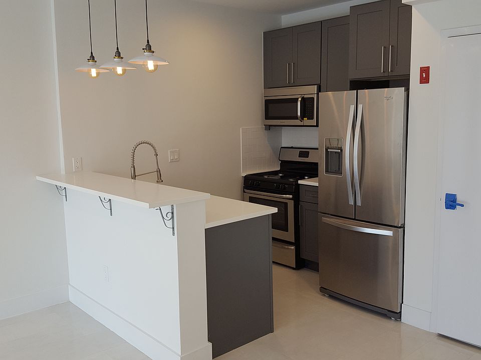 1st image of 1068 Lafayette Ave #4R