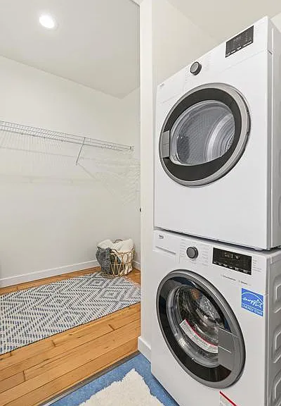 290 Burnett Ave S #214 — Photo 9
