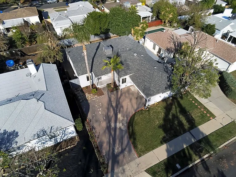 18337 Erwin St — Photo 20