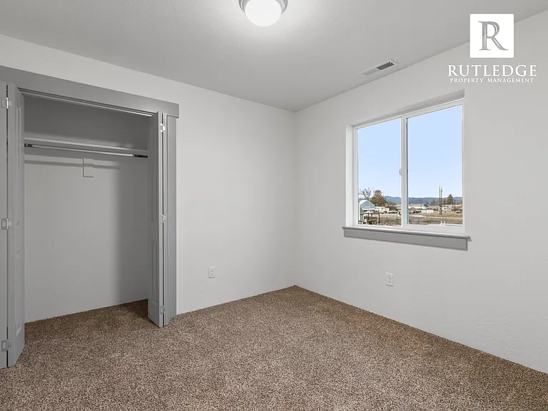 330 Beechwood Way — Photo 8