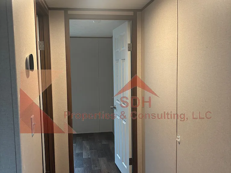 147 Langley Dr — Photo 4