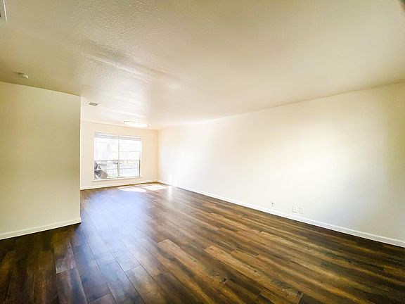 2nd image of 202 Arcadia Pl APT 102