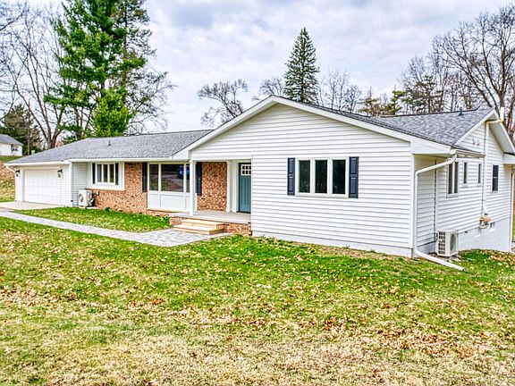 3rd image of 1191 Pierce Rd