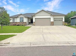 2508 E Whisper Trl, Sioux Falls, SD 57108