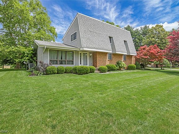 2nd image of 2351 Scenic Dr NE