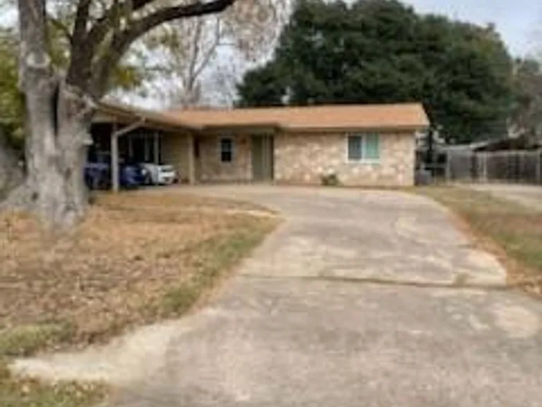 7402 Southgate Ln #A — Photo 2