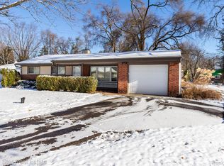 37710 Wendy Lee St, Farmington Hills, MI 48331