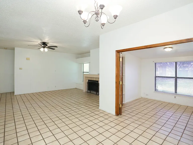 11009 Almond Park — Photo 25