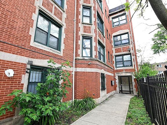 2nd image of 7527-7529 S Colfax Ave #7529-2N