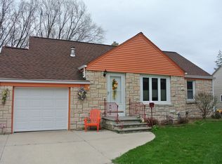 1107 S Oneida St, Green Bay, WI 54304