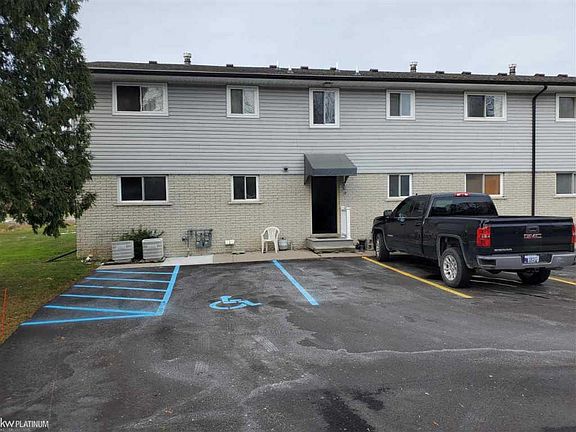 2nd image of 47110 Jefferson Ave #5