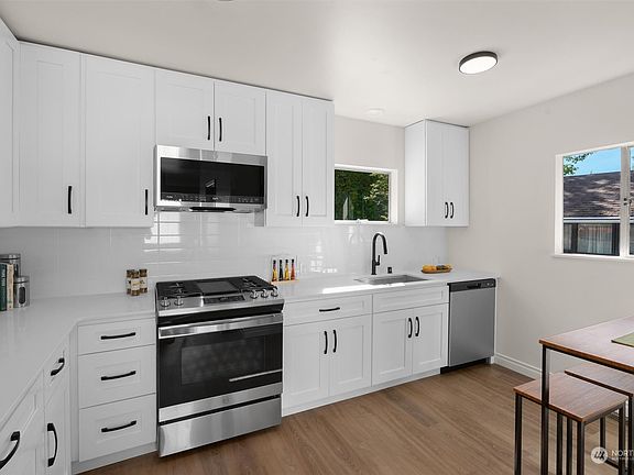 4th image of 11535 38th Avenue NE