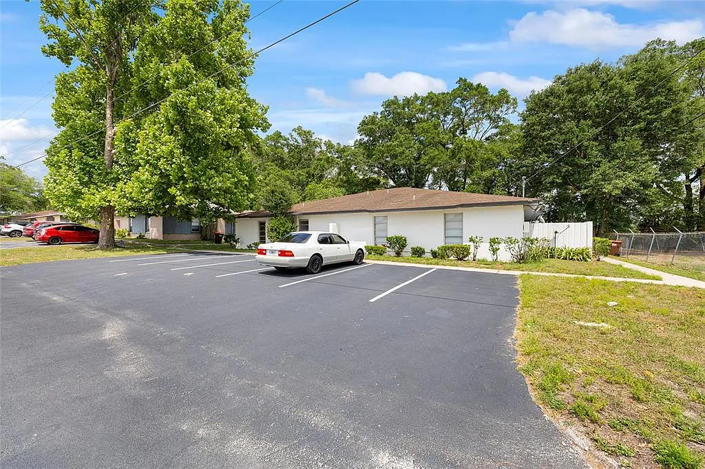 2 bed, 2.0 bath, 3417 sqft, $1,250 — Photo 4