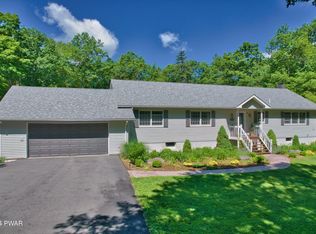 461 Little Walker Rd, Shohola, PA 18458