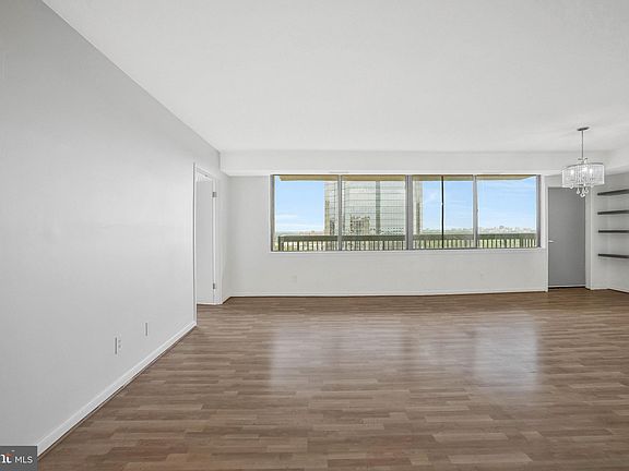 3rd image of 3709 S George Mason Dr APT 1302E