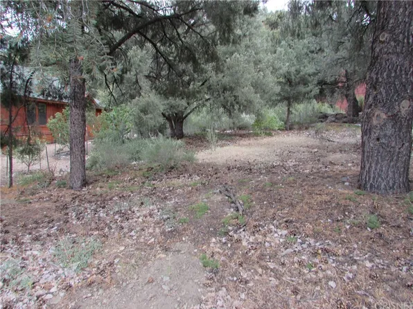 2500 Glacier Dr, Frazier Park, CA 93225