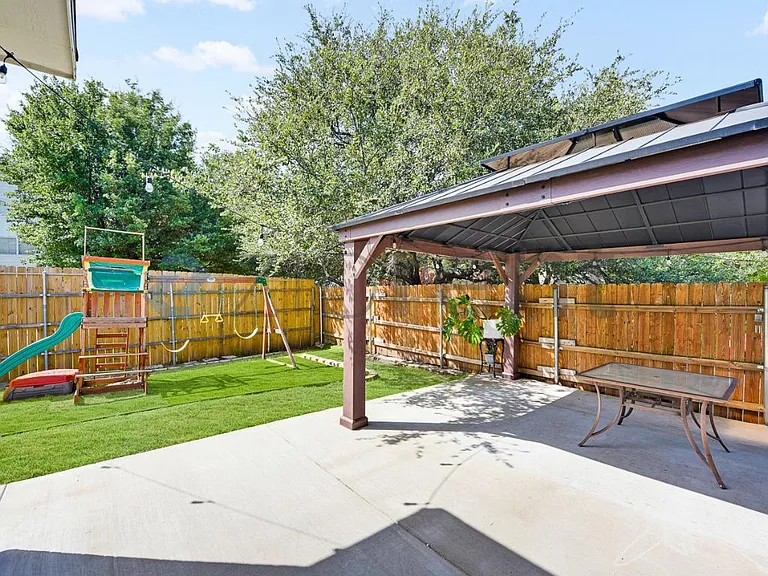 5412 Blue Water Lake Dr — Photo 31