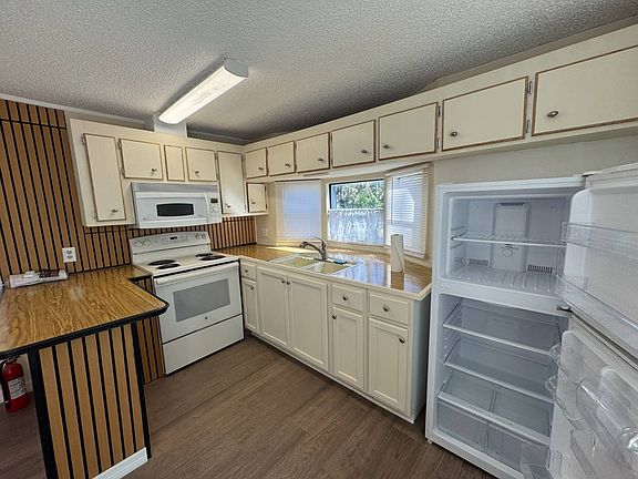 5th image of 1112 W Shell Point Rd Lot 107