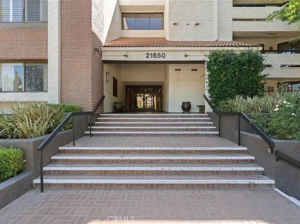 21650 Burbank Blvd Unit 203, Woodland Hills, CA 91367