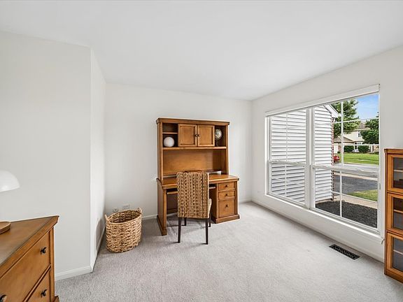 5th image of 645 Chestnut Dr
