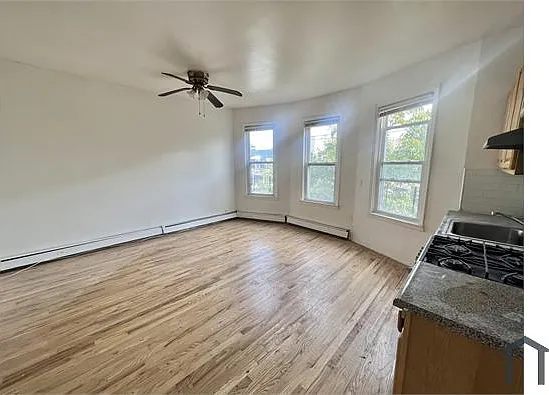 1 bed, 700 sqft, $2,300 — Photo 2