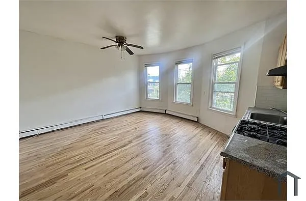 Building Photo - 1711 Taylor Ave #2