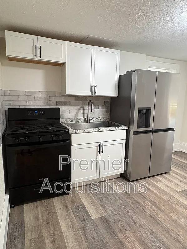 702 Biltmore Blvd — Photo 1