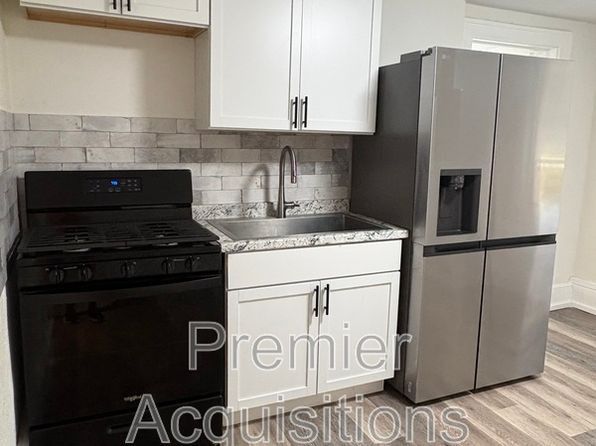 702 Biltmore Blvd #19