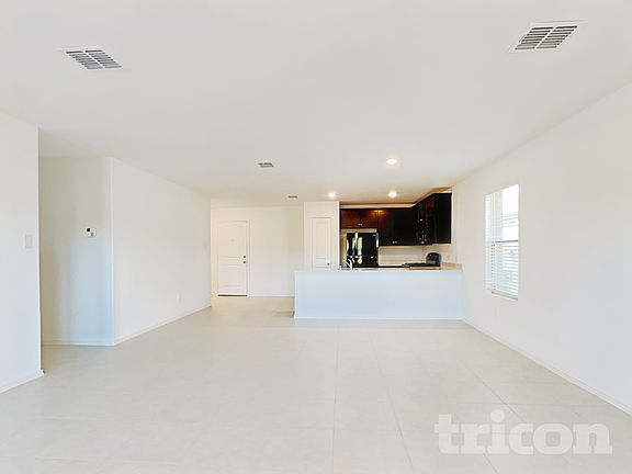 3rd image of 2506 Perennial St