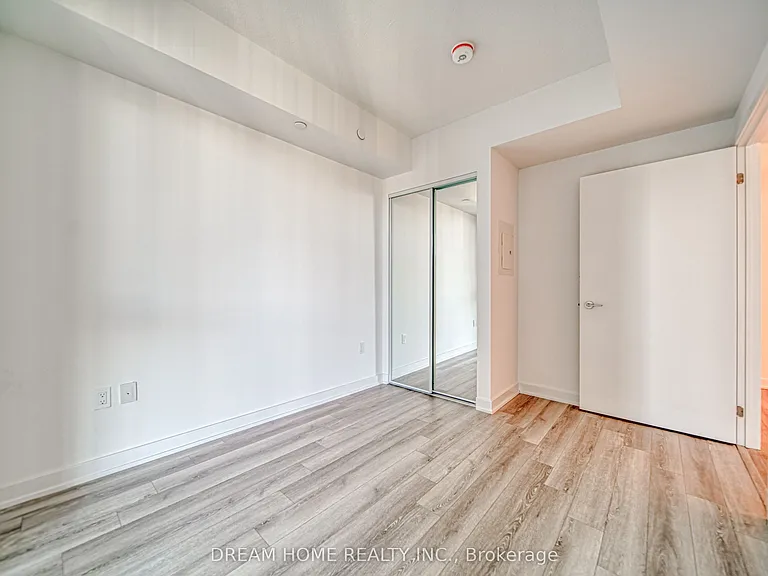 230 Simcoe St #1921 — Photo 15