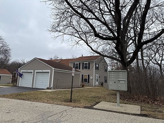 2nd image of 104 Hickory Ln