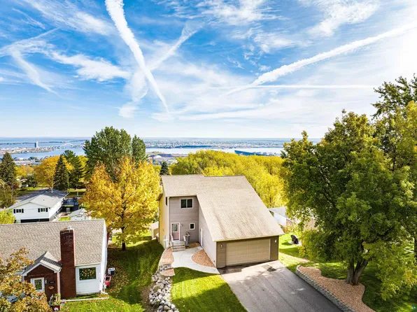 2810 W Skyline Pkwy, Duluth, MN 55806
