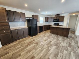 3643 Chestnut St, Clarkston, MI 48348