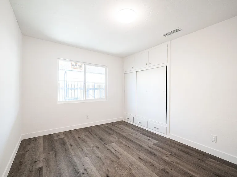 1011 San Julian St #203 — Photo 23