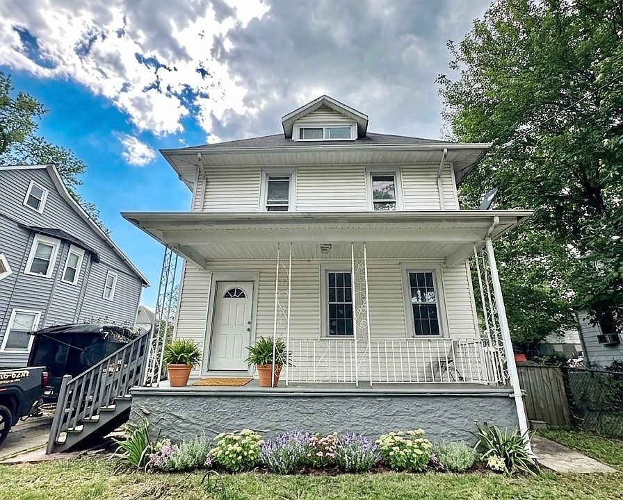 1st image of 119 Evergreen Ave