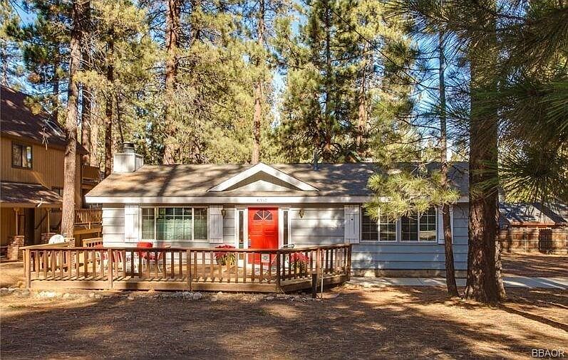 1st image of 41952 Evergreen Dr
