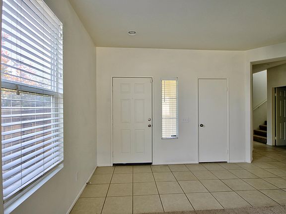 4th image of 541 Glory St