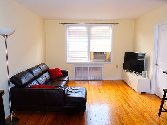 4th image of 10255 67th Dr APT 4G