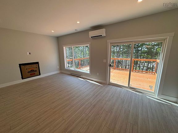 4th image of 79 Simona Dr