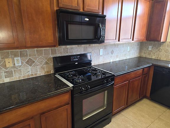3rd image of 5619 W University Ave