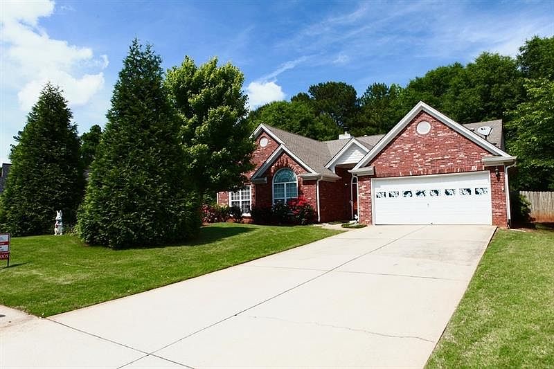 1st image of 740 Cricket Hill Trl