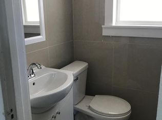 242 46th St APT 14, Moline, IL 61265