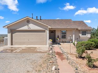 613 1st St NE, Rio Rancho, NM 87124
