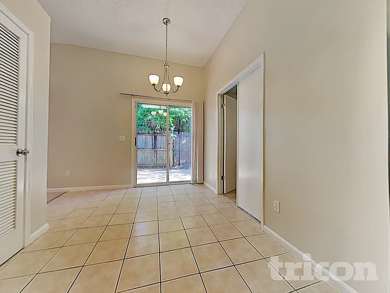 1293 Munson Cove Dr — Photo 6