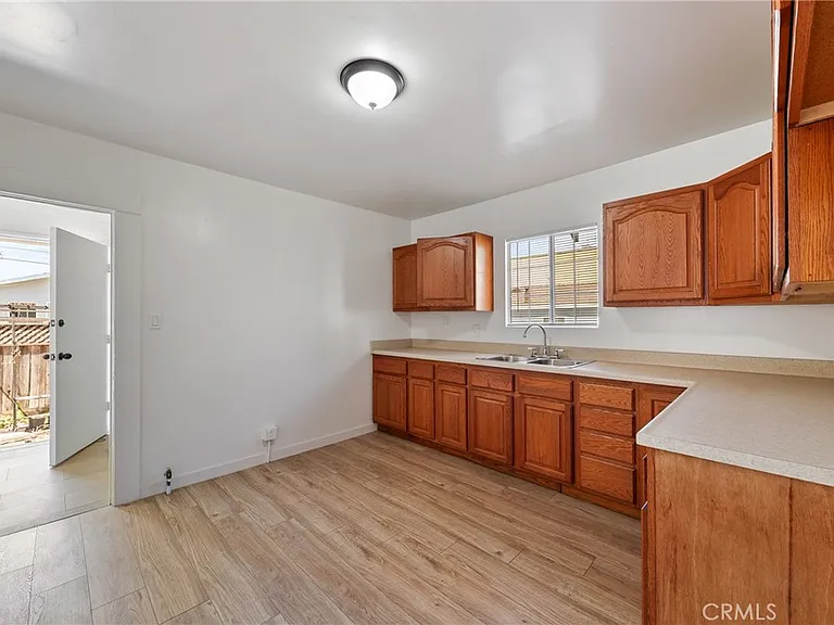 15329 S Paramount Blvd — Photo 14