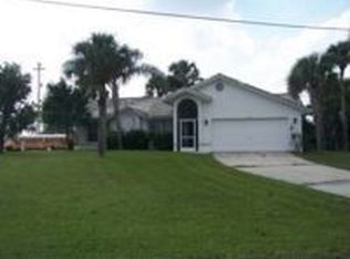 1401 Ford Cir, Lehigh Acres, FL 33936