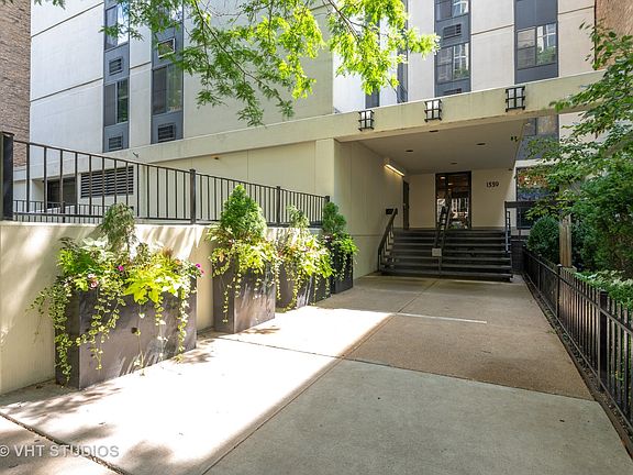 3rd image of 1339 N Dearborn St APT 10G