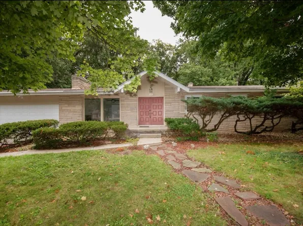 212 Pawnee Dr, West Lafayette, IN